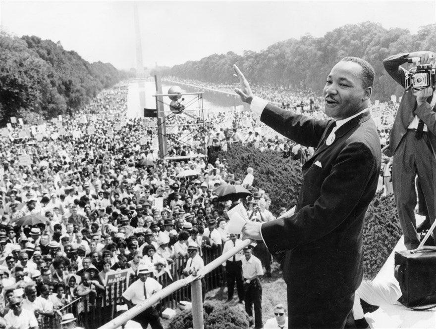 Photo of MLK in Washington DC with crowds